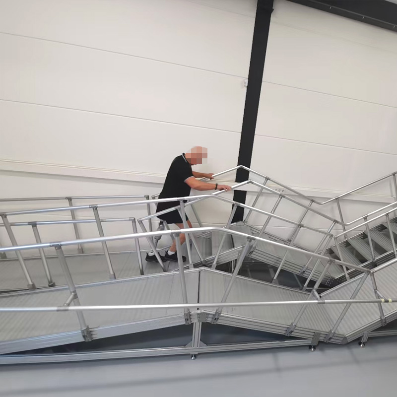 Escalier d'échelle de plate-forme de travail en aluminium de service de personnalisation à guichet unique